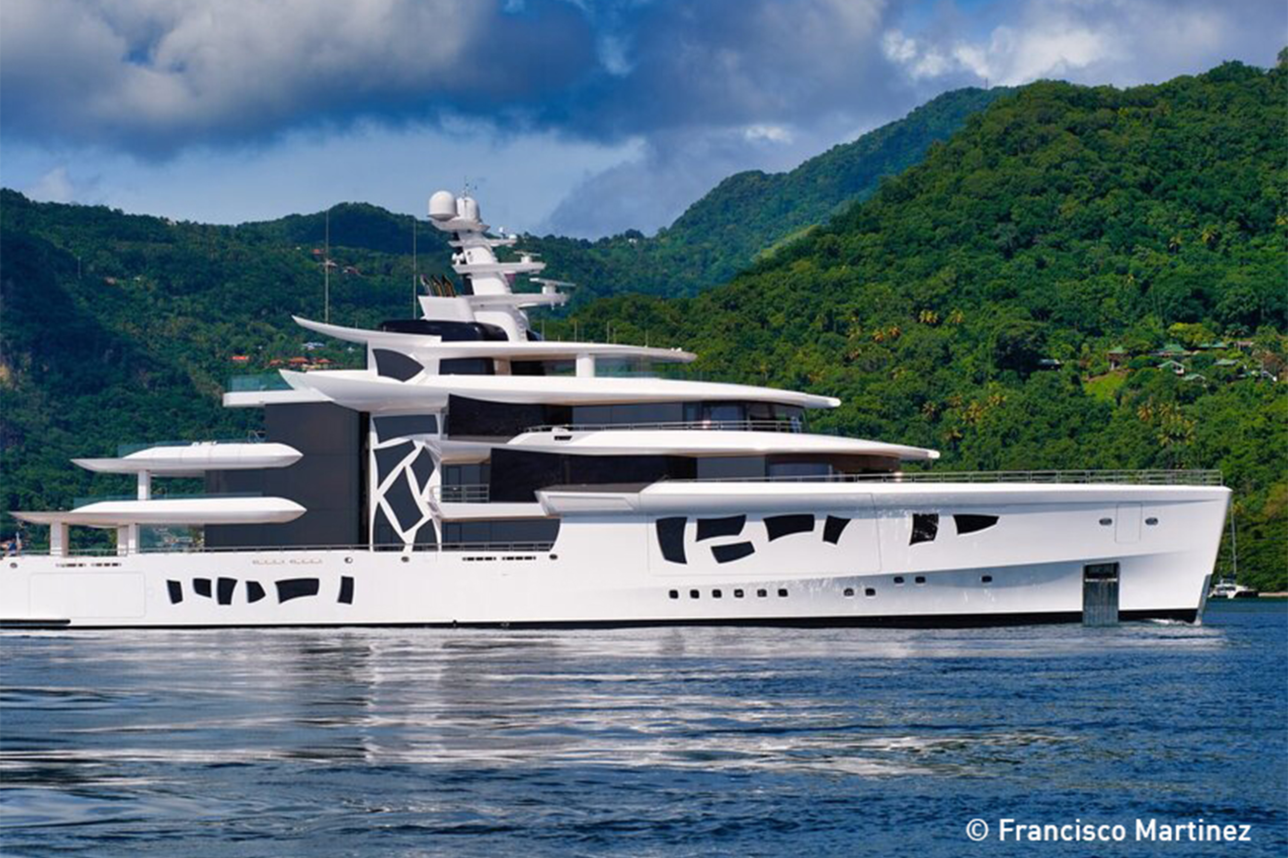 Superyacht-Artefact_2560x1707px